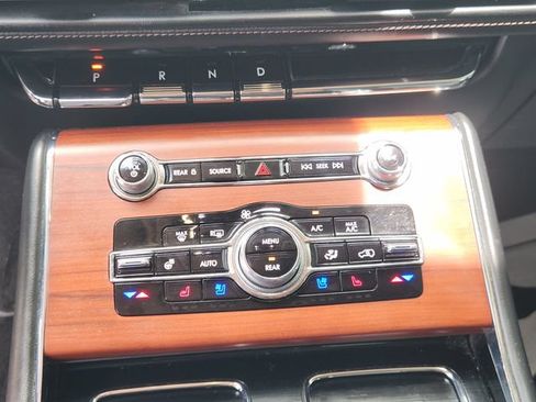 Used 2021 Lincoln Aviator Reserve w/ Equipment Group 210A AWD/4WD image 18