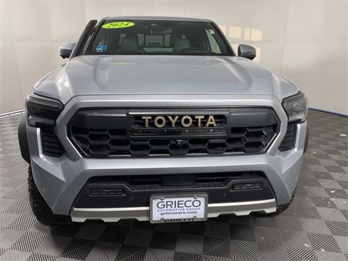 Used 2024 Toyota Tacoma Trailhunter image 3