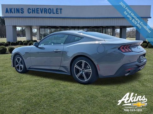 Used 2025 Ford Mustang Coupe RWD image 6