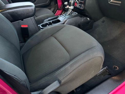 Used 2022 Jeep Wrangler Unlimited Rubicon 4xe w/ Safety Group image 35