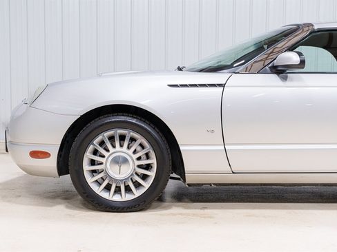 Used 2004 Ford Thunderbird RWD image 3