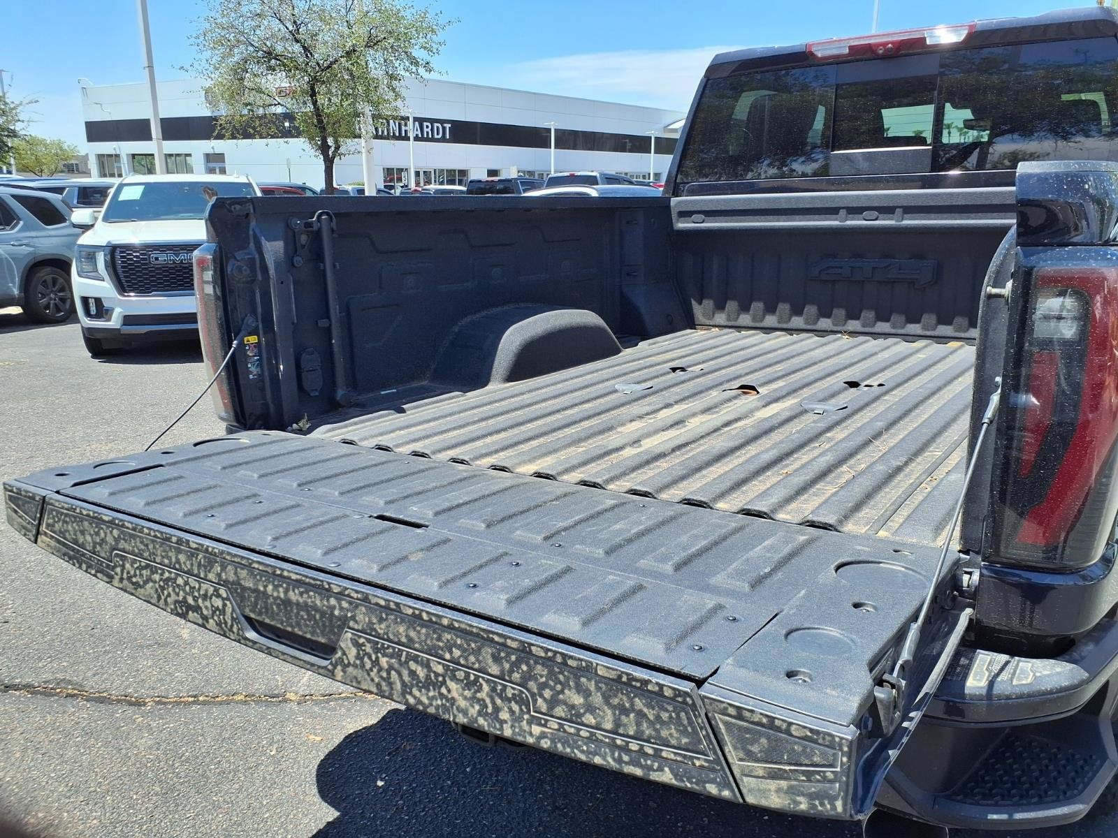 Used 2024 GMC Sierra 2500 AT4 w/ Technology Package AWD/4WD image 7