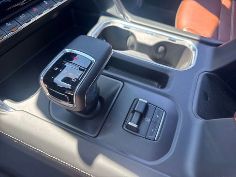 Used 2023 GMC Sierra 1500 Denali Ultimate AWD/4WD image 18