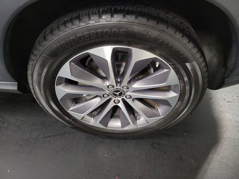 Used 2022 Mercedes-Benz GLE 350 4MATIC w/ Premium Package image 10