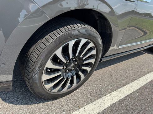 Used 2024 Lincoln Navigator L Black Label AWD/4WD image 4