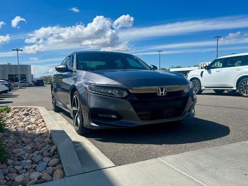 Used 2018 Honda Accord Sport image 3