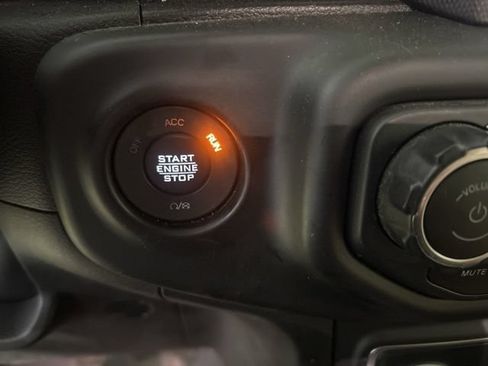 Used 2022 Jeep Wrangler Sport AWD/4WD image 18