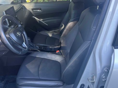 Used 2022 Toyota Corolla Cross XLE image 9