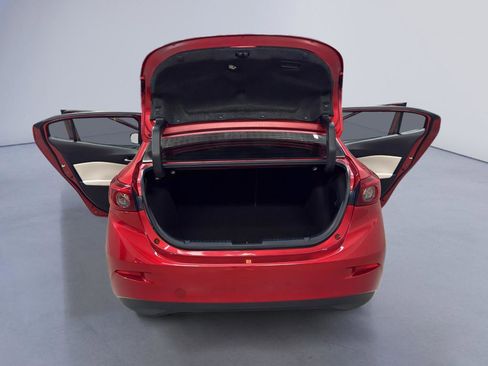 Used 2018 MAZDA MAZDA3 Grand Touring w/ Premium Equipment Package image 11