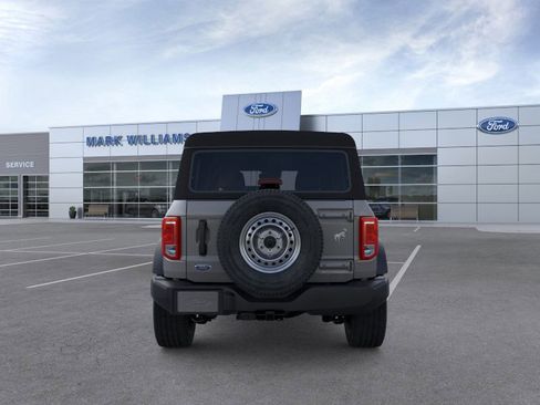 New 2025 Ford Bronco 4-Door image 5