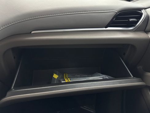 Used 2019 Chevrolet Traverse LT image 32