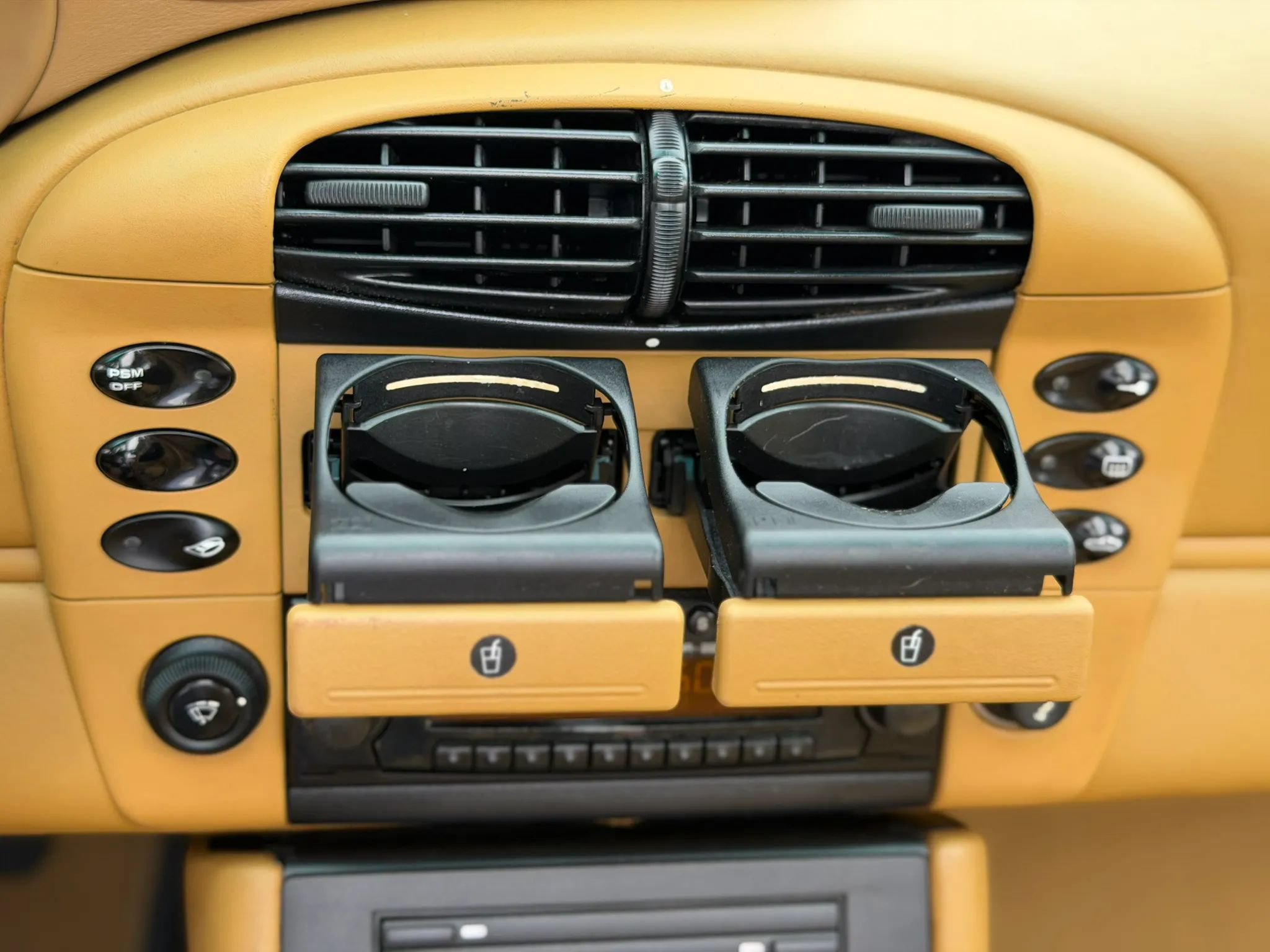 Used 2001 Porsche 911 Cabriolet image 37
