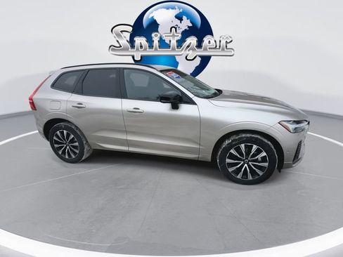 Used 2025 Volvo XC60 B5 Plus image 2
