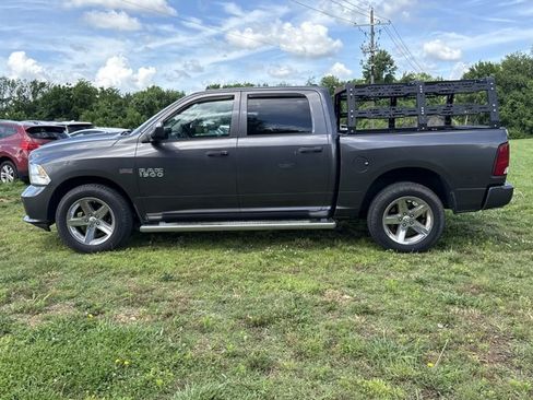 Used 2014 RAM 1500 Express RWD image 3