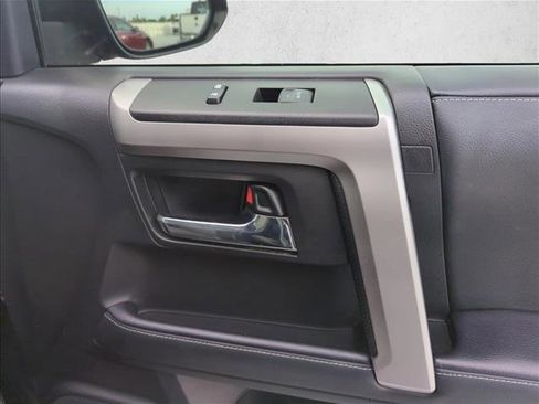 Used 2022 Toyota 4Runner SR5 RWD image 20