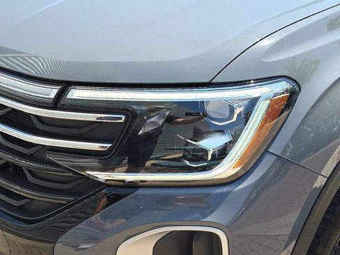 Used 2024 Volkswagen Atlas Peak Edition SE AWD/4WD image 36