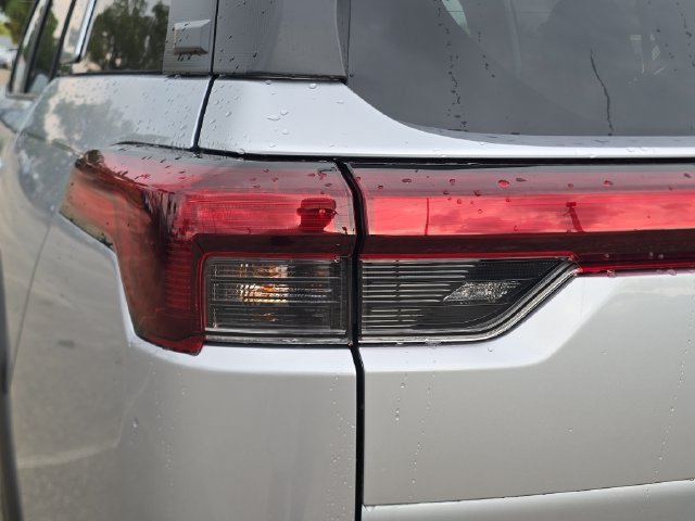 New 2026 Subaru Outback Limited AWD/4WD image 7