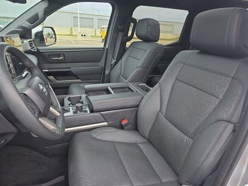 Used 2025 Toyota Tundra Limited image 13