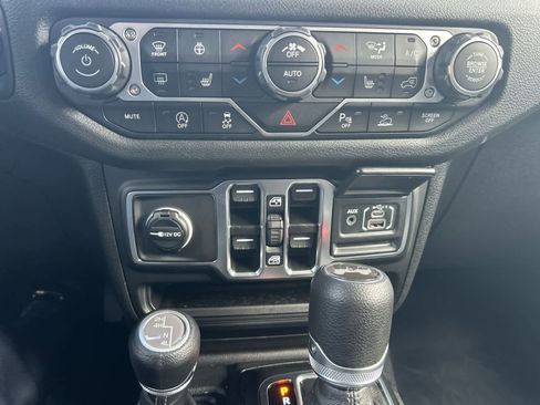 Used 2026 Jeep Wrangler Sport S image 25