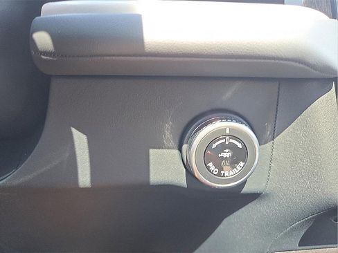 New 2025 Lincoln Navigator L Reserve w/ Jet Appearance Package image 16