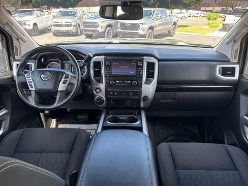 Used 2017 Nissan Titan SV AWD/4WD image 15