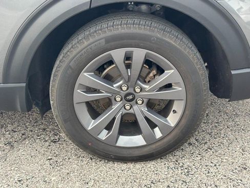 Used 2023 Ford Explorer XLT w/ Equipment Group 202A AWD/4WD image 12