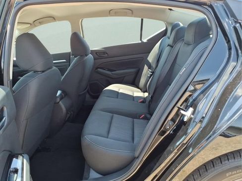 Used 2023 Nissan Altima 2.5 SV FWD image 22