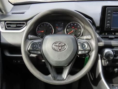 Used 2022 Toyota RAV4 LE image 18