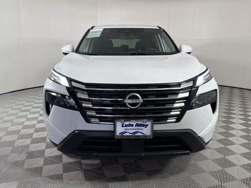 Used 2024 Nissan Rogue SV AWD/4WD image 6