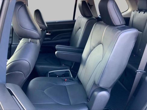 Used 2024 Toyota Grand Highlander AWD image 20