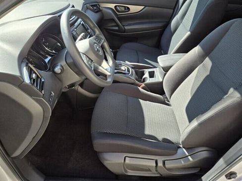 Used 2021 Nissan Rogue Sport S image 12