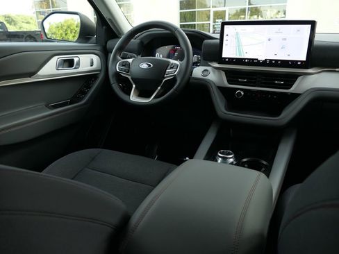 Used 2026 Ford Explorer Active image 27