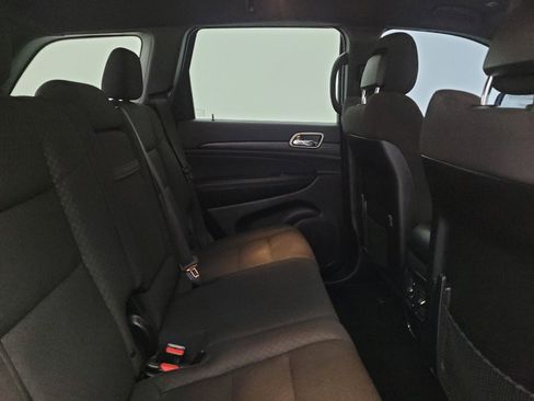 Used 2021 Jeep Grand Cherokee Laredo image 19