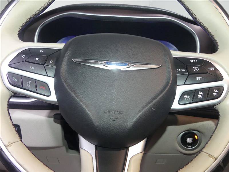 Used 2017 Chrysler Pacifica Limited w/ UConnect Theater Package FWD image 31