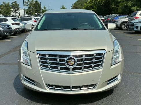 Used 2014 Cadillac XTS Luxury FWD image 2