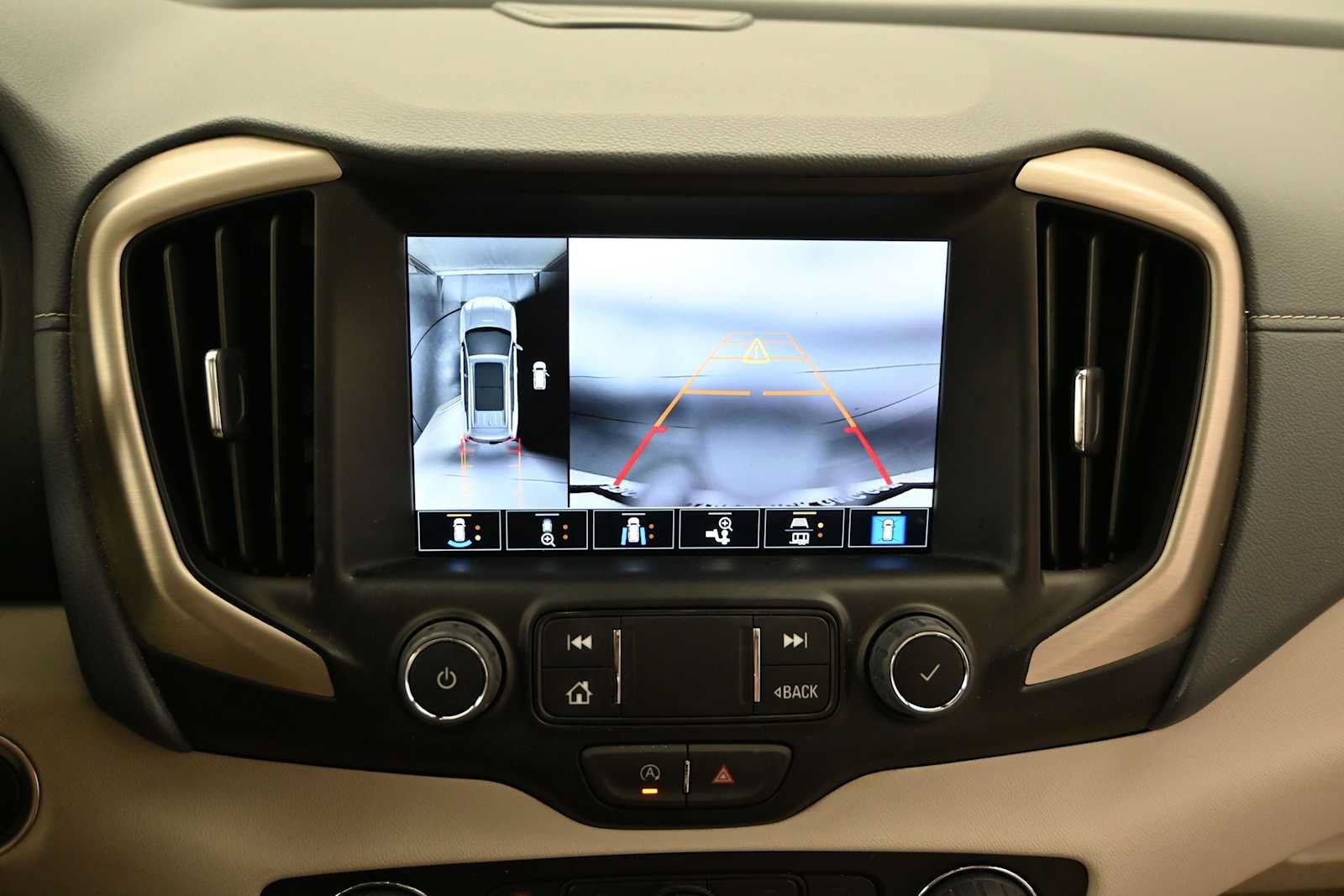 Used 2024 GMC Terrain Denali w/ Denali Premium Package AWD/4WD image 25