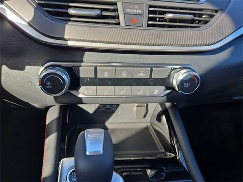 New 2025 Nissan Altima 2.5 SR image 27