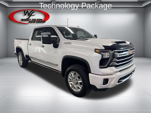 Used 2025 Chevrolet Silverado 2500 High Country w/ High Country Premium Package AWD/4WD image 3