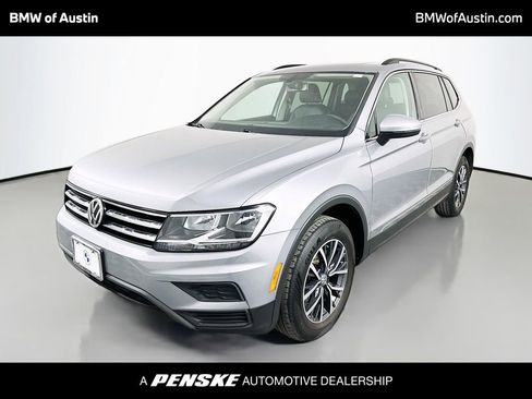 Used 2020 Volkswagen Tiguan SE image 1