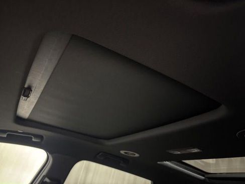 Used 2023 Buick Enclave Avenir w/ Avenir Technology Package image 22