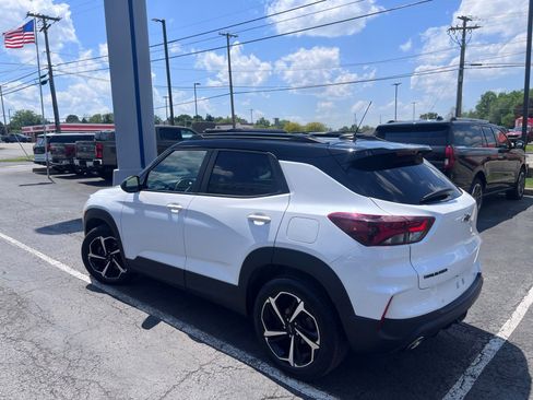 Used 2021 Chevrolet TrailBlazer RS w/ Sun and Liftgate Package FWD image 13