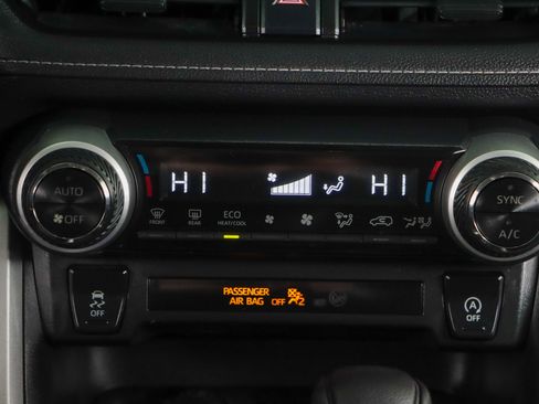 Used 2022 Toyota RAV4 XLE image 20