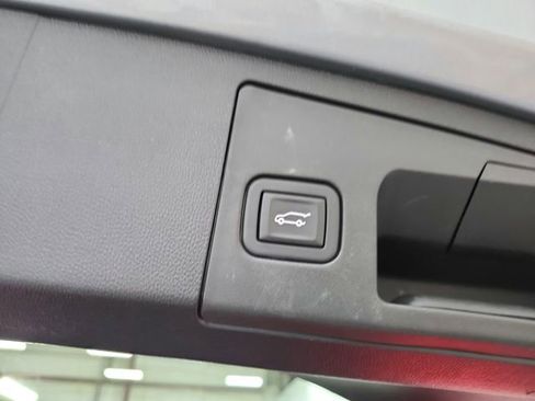 Used 2024 Cadillac XT4 Premium Luxury image 42