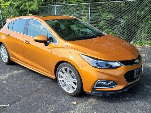 Used 2017 Chevrolet Cruze Premier FWD image 8