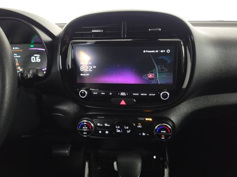 Used 2025 Kia Soul S FWD image 25