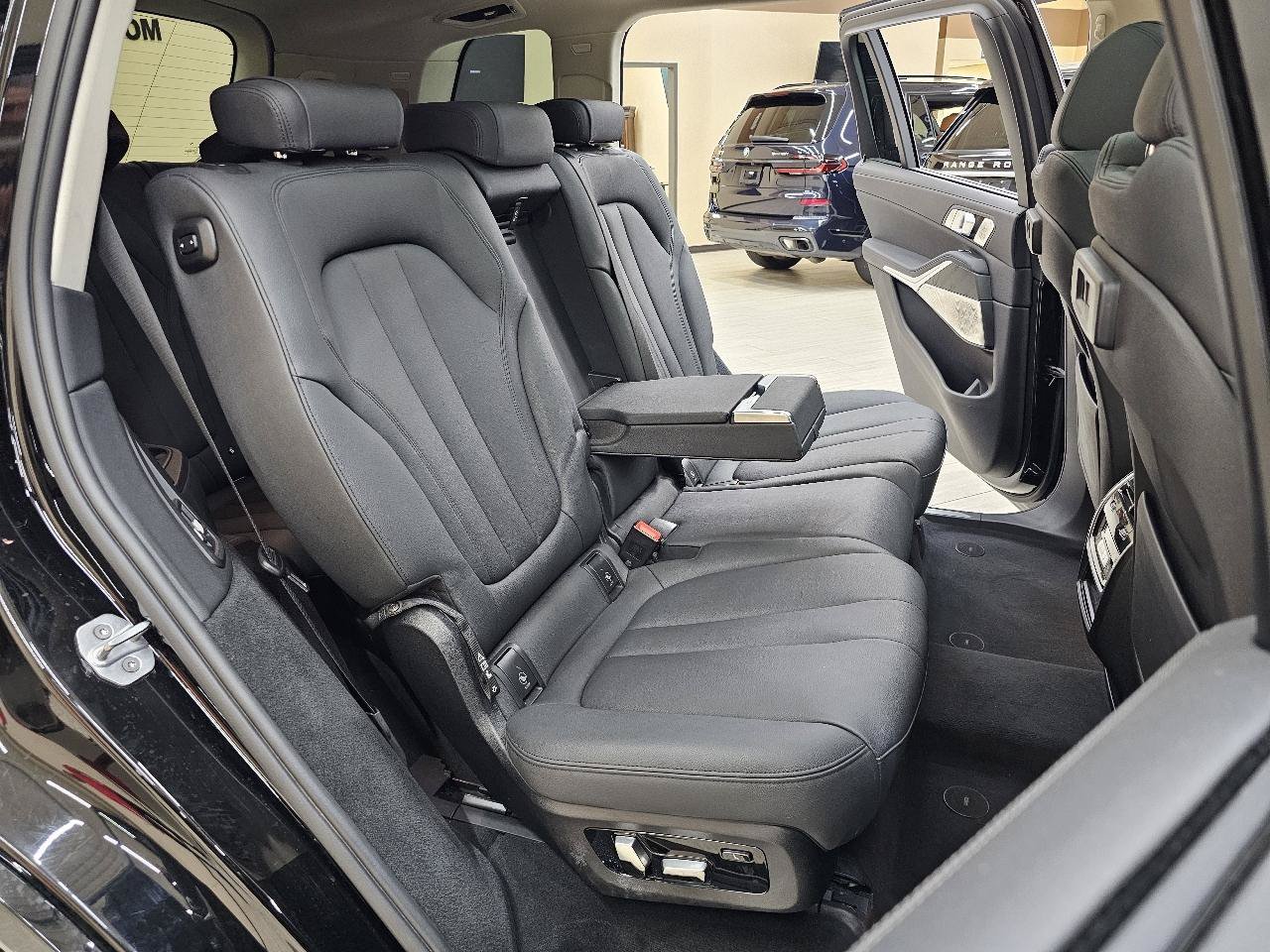 Used 2020 BMW X7 xDrive40i w/ Premium Package AWD/4WD image 24