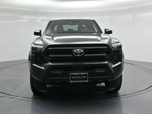 Used 2025 Toyota Tacoma SR5 image 19