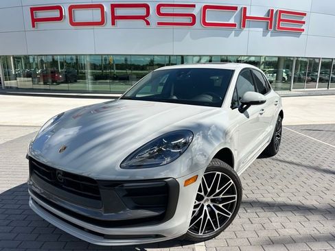 Certified 2026 Porsche Macan Turbo AWD/4WD image 1