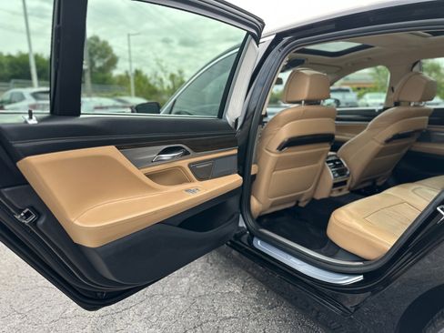 Used 2016 BMW 740i w/ Executive Package 2 RWD image 38