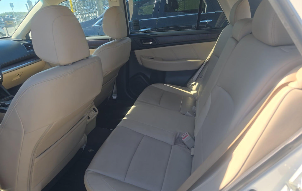 Used 2019 Subaru Outback 2.5i Limited AWD/4WD image 5